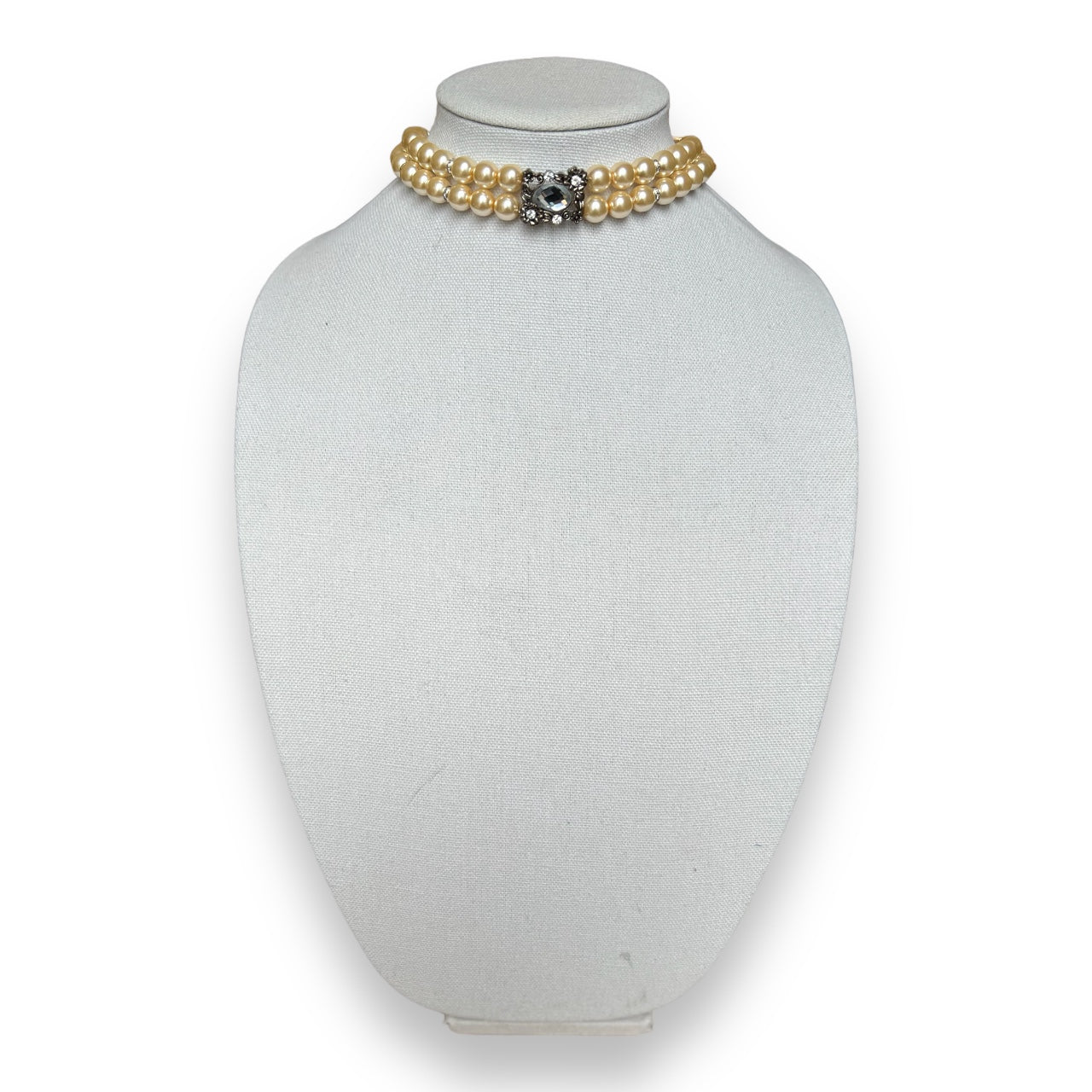 Pearl choker